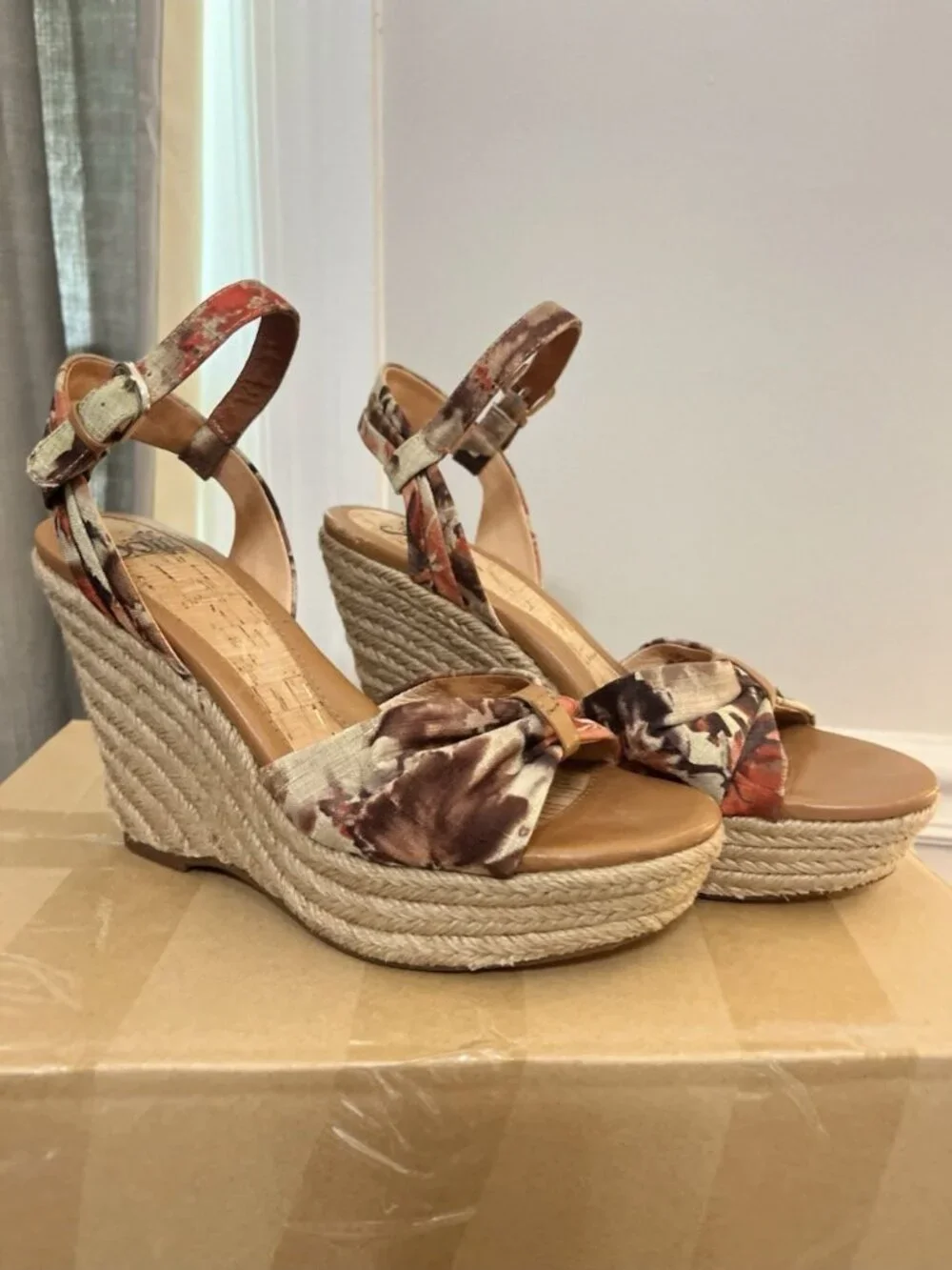 Sofft Peggie Tropical Espadrille Wedge Sandals Sz 10 Ankle Strap Cork Cushion